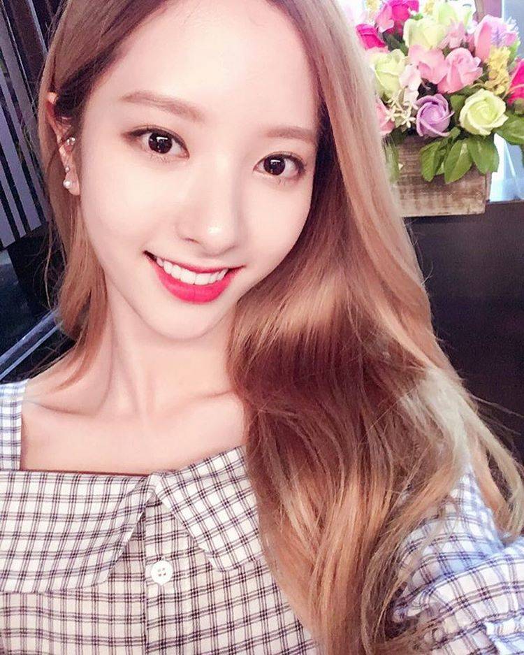 우주소녀 보나 금발머리 시절.gif | 인스티즈