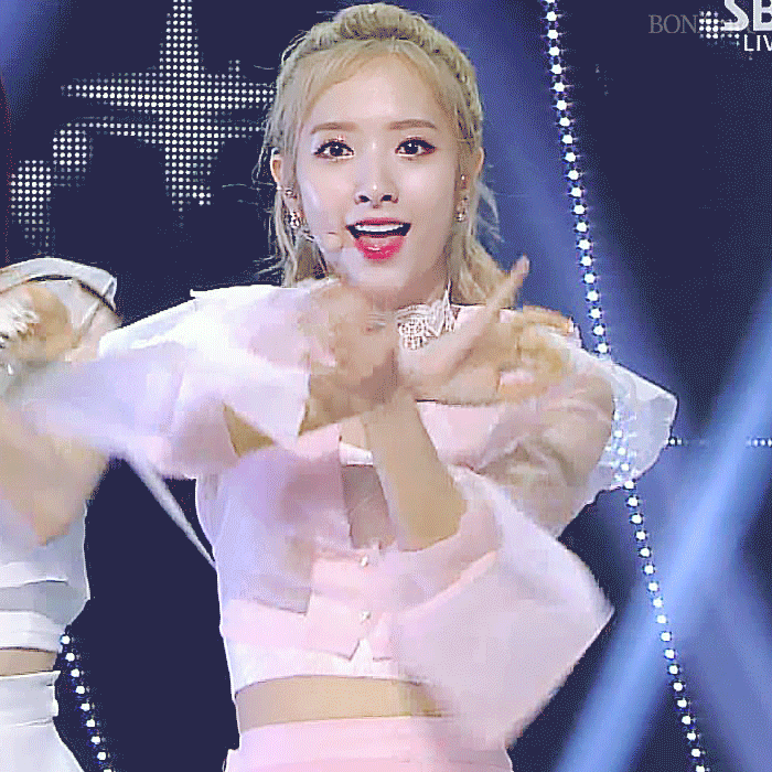 우주소녀 보나 금발머리 시절.gif | 인스티즈