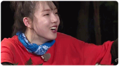 [정글의법칙] 도마뱀 가죽 벗기는 여자 아이돌 | 인스티즈