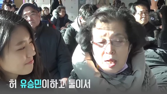 서울역에서 사람들에게 대선에서 누구를 뽑을 거냐고 물어보았다.jpg | 인스티즈