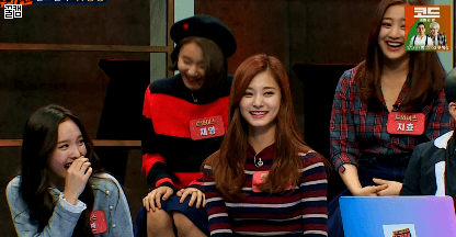 사회생활 잘하는 쯔위.gif | 인스티즈