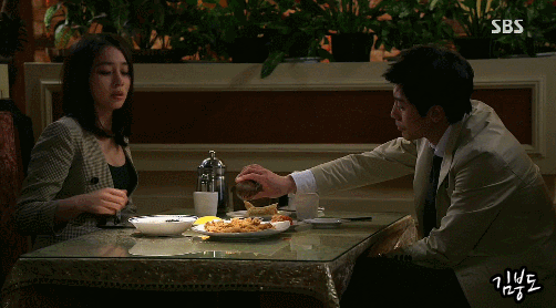 아니 무슨 남자가 그렇게 소심하게 먹어요?!.gif | 인스티즈