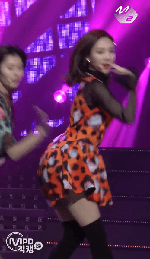 트와이스 사나의 돌발행동.gif | 인스티즈