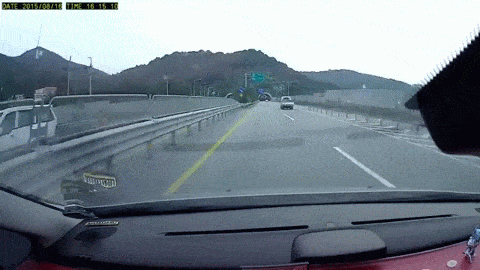 터널 안에서는 차선변경 금지 | 인스티즈