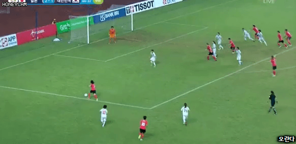 이민아의 멋진 돌파 후 슈팅 아쉽 ㅠㅠ.gif | 인스티즈