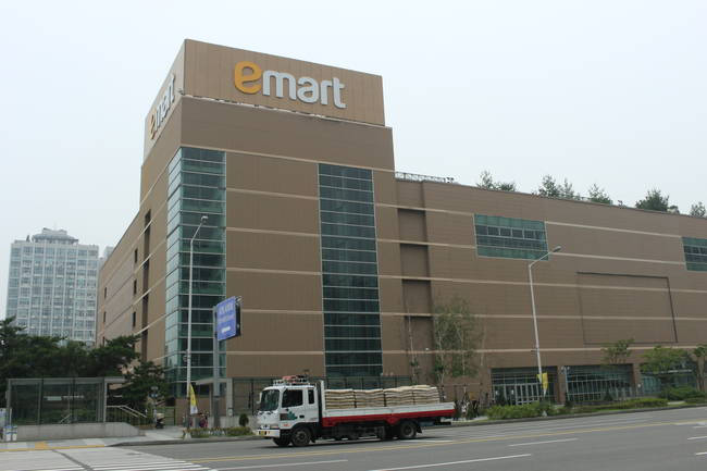 장사 잘 되는지 의문인 경기도의 한 지역구의 상점들 | 인스티즈