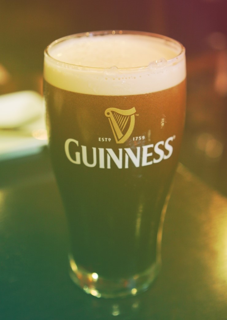 푹푹찌는 여름 찬물로 샤워하고 맥주한캔 원샷하기 vs 뽀송뽀송하게 마른 이불 덮고 낮잠자기 | 인스티즈