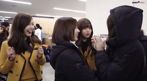 막내들 졸업식에 간 여자친구.gif | 인스티즈