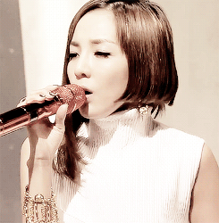 내가 생각하기엔 난 못 생겻어. 그리고 아무도 날 사랑하길 원하지 않아 | 인스티즈