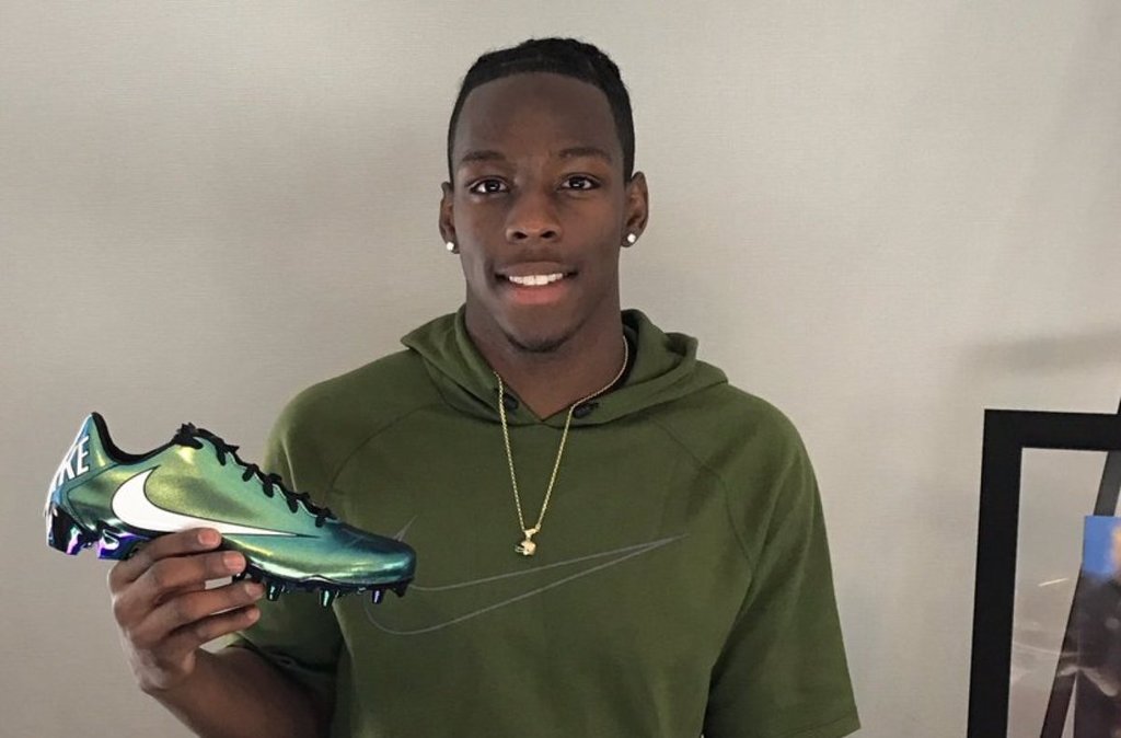 아디다스 : 기록을 깨면 섬을 사주겠다! | 인스티즈