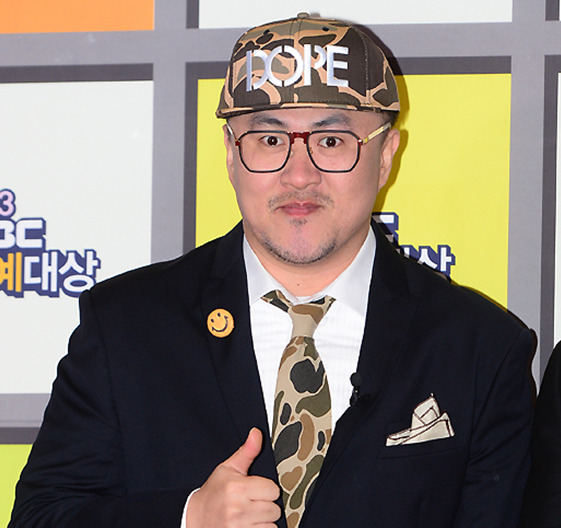 썬글라스 낀 모습이 더 익숙한 연예인.jpg | 인스티즈