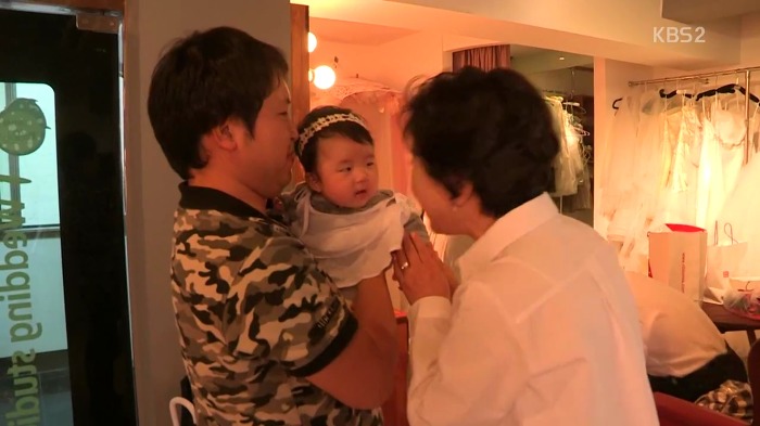 [다큐3일] 어버이날 선물로 양가 부모님께 리마인드 웨딩촬영 선물한 부부.jpg | 인스티즈