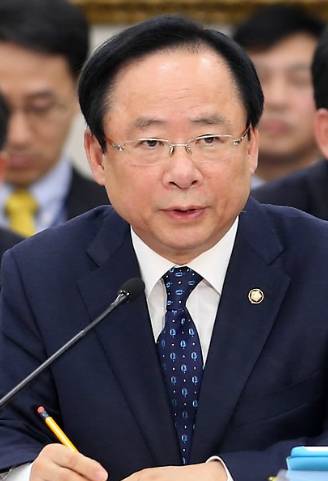 세월호사고전후 이주영 해수부장관의 모습 | 인스티즈