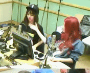 혜리한테 장난으로 뽀뽀하는 척하면 안되는 이유.gif | 인스티즈