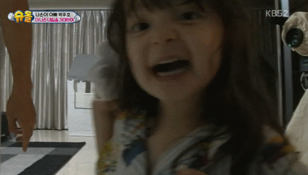 [슈돌] 자기전에 카메라 삼촌한테 인사하는 나은이 | 인스티즈