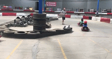 바나나 밟고 꼴찌.gif | 인스티즈