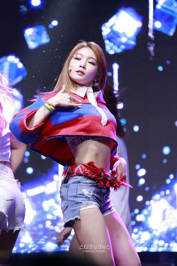 김청하 허리라인 | 인스티즈