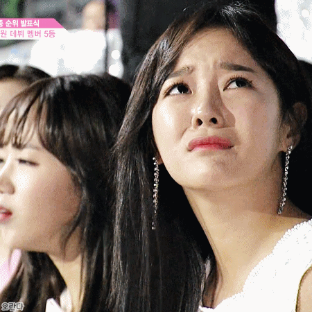 프로듀스 순발식에서 너무 과몰입해서 보다가 자기모습보고 놀란 김세정 ㅋㅋㅋㅋ.gif | 인스티즈