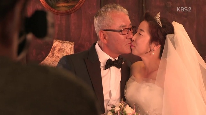 [다큐3일] 어버이날 선물로 양가 부모님께 리마인드 웨딩촬영 선물한 부부.jpg | 인스티즈