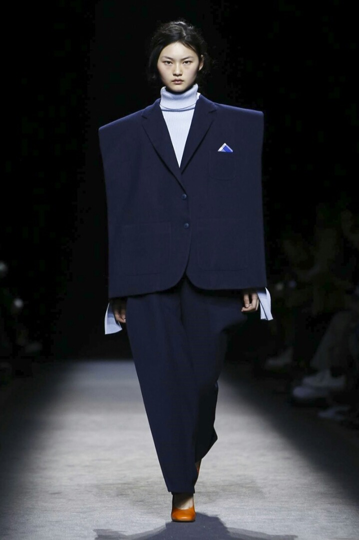 Jacquemus 쟈크뮈스 2016 FallWinter RTW Milan | 인스티즈