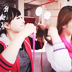 빅토리아언니 나 머리 좀 묶어줘.gif | 인스티즈