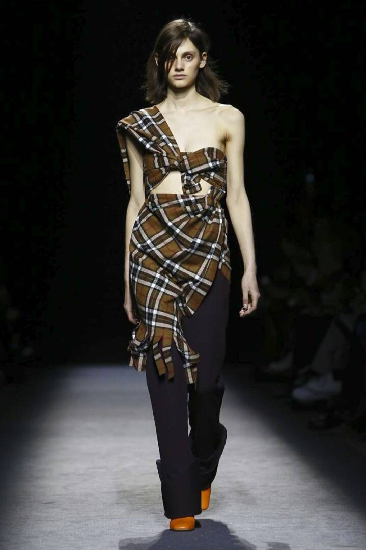 Jacquemus 쟈크뮈스 2016 FallWinter RTW Milan | 인스티즈