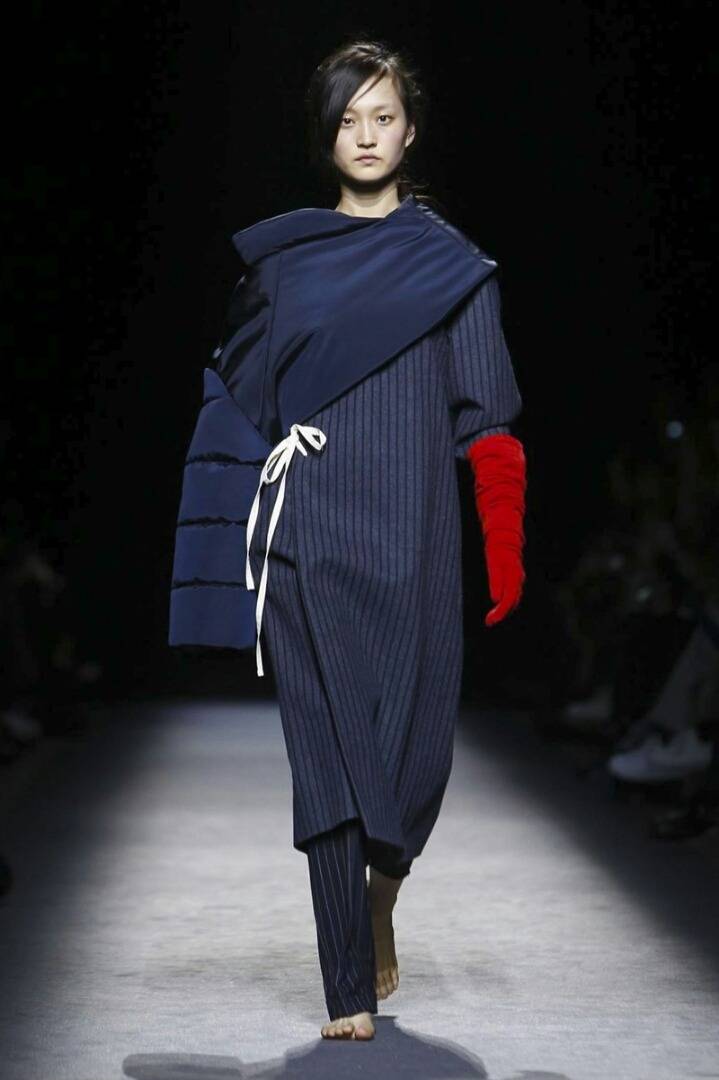 Jacquemus 쟈크뮈스 2016 FallWinter RTW Milan | 인스티즈