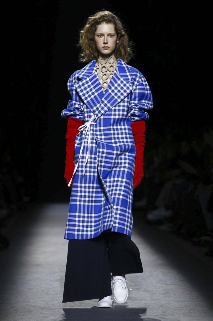 Jacquemus 쟈크뮈스 2016 FallWinter RTW Milan | 인스티즈