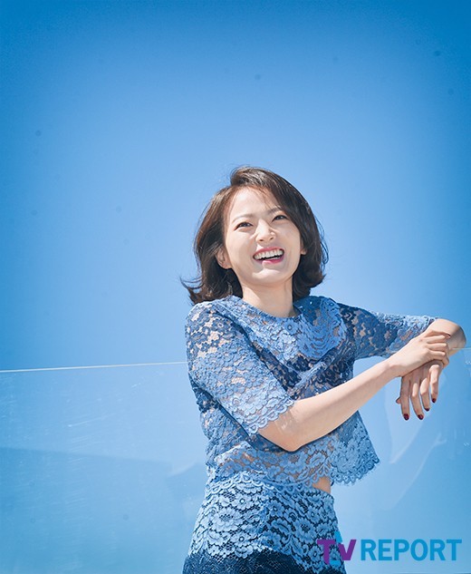 160519 칸 바다와 깔맞춤한 시스루를 입은 천우희 | 인스티즈