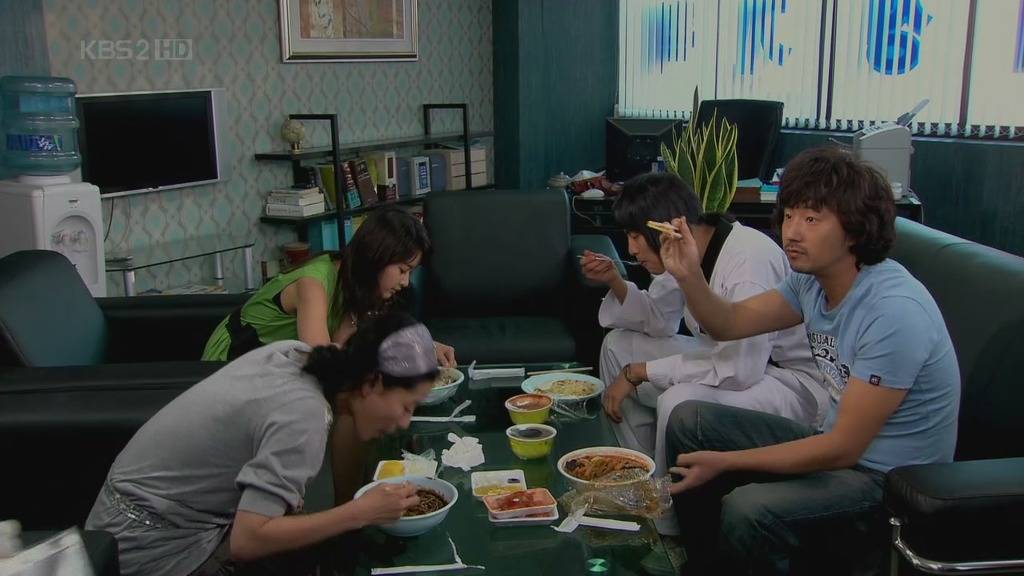 [얼렁뚱땅흥신소] 유독 중국음식 먹방이 많이 나오는 드라마 | 인스티즈