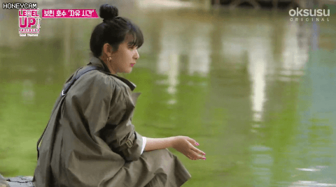 [레드벨벳] 이제는 슬로베니아 호숫물까지 맛 보는 슬기.jpgif | 인스티즈