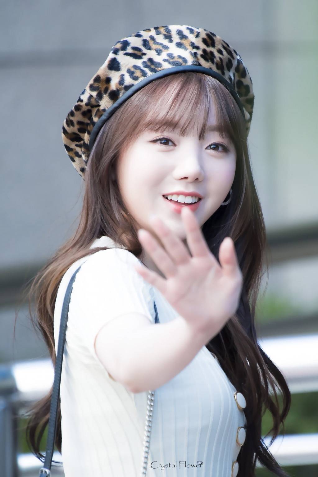 [러블리즈] 비가 처량하게 내려서 케이 | 인스티즈