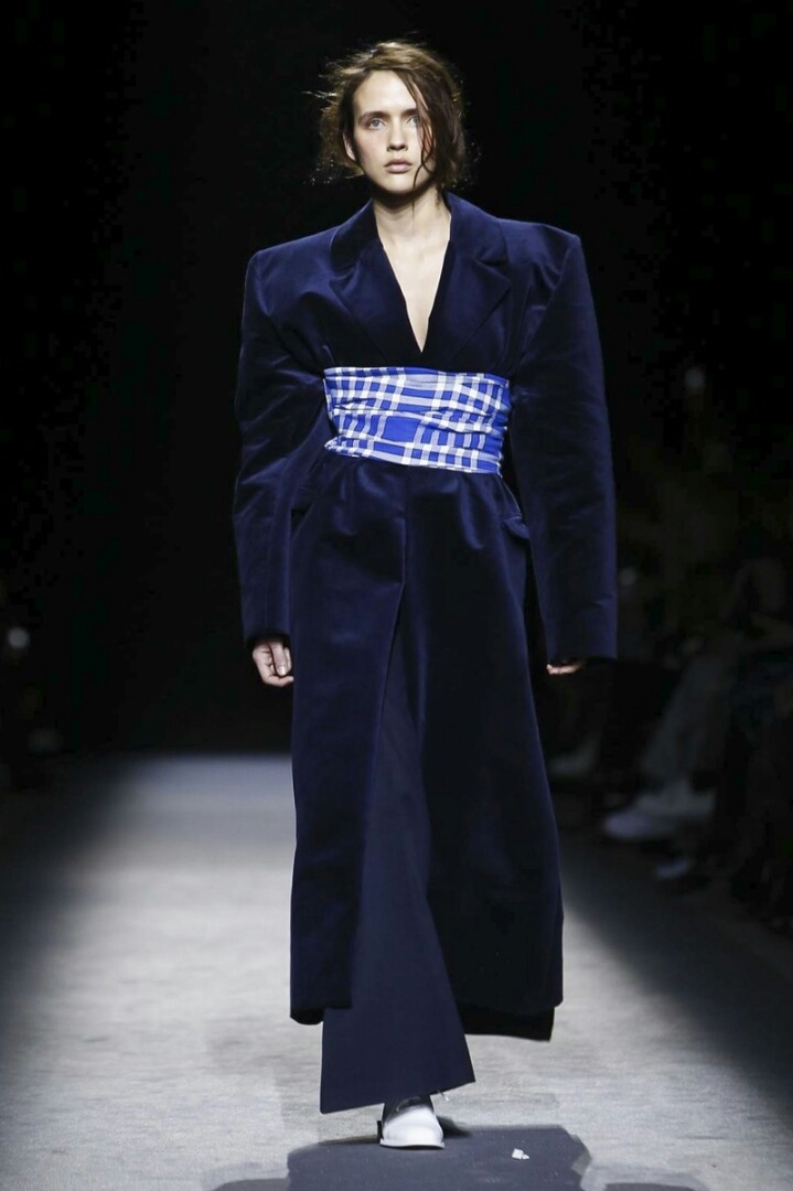 Jacquemus 쟈크뮈스 2016 FallWinter RTW Milan | 인스티즈