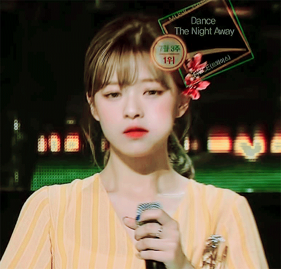 트와이스 정연이 레전드 찍던날.gif | 인스티즈