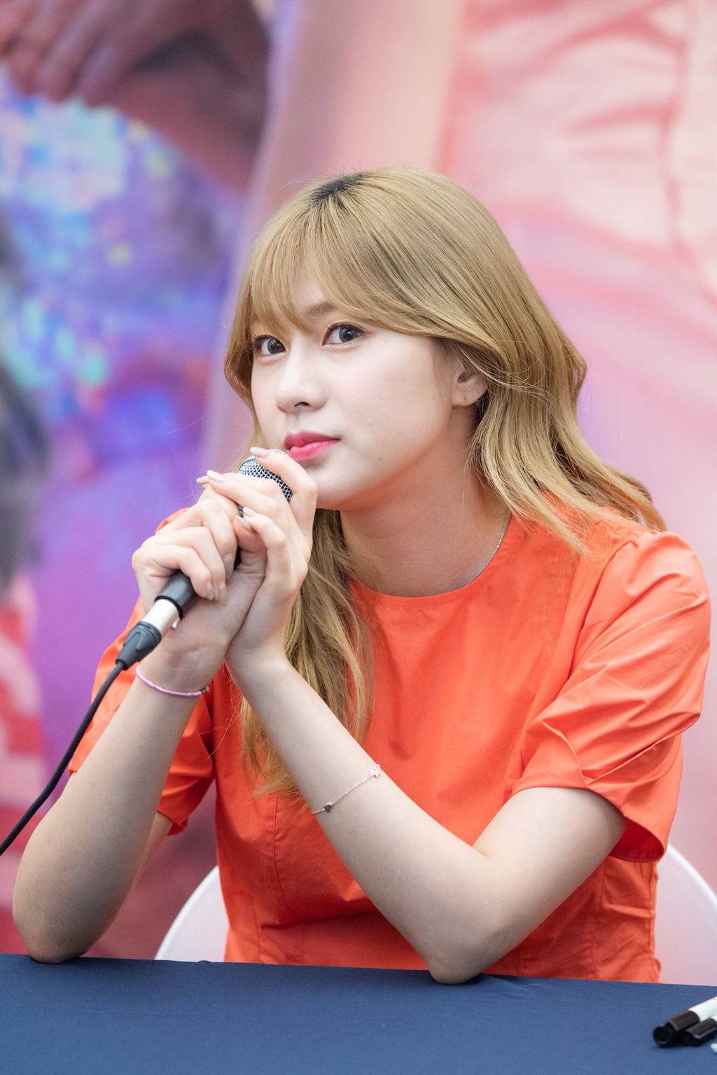 [에이핑크] 아몬드 초콜릿이 먹고싶어서 하영이 | 인스티즈