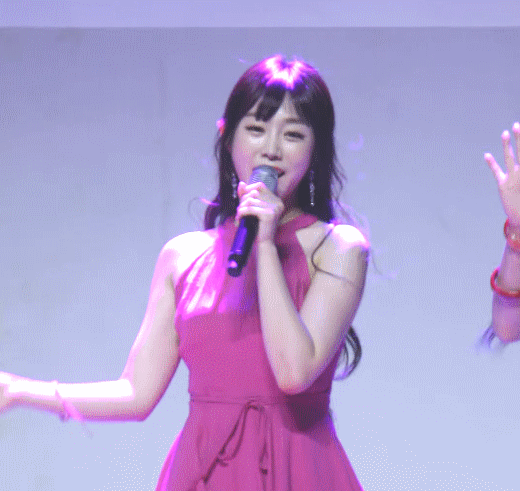 2018.08.18 14:27 서지수 분홍 원피스 | 인스티즈