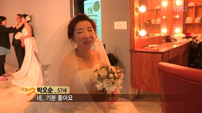 [다큐3일] 어버이날 선물로 양가 부모님께 리마인드 웨딩촬영 선물한 부부.jpg | 인스티즈