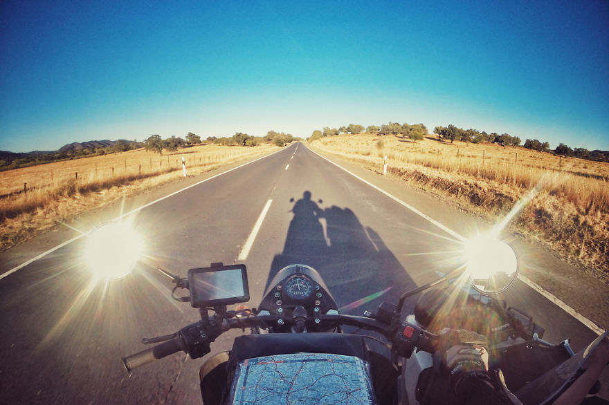 우리는 4개월간 사이드카를 타고 유럽의 41개국을 달렸다 | 인스티즈