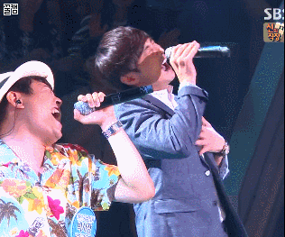 카메라 감독이 가수팬이면 볼 수 있는 장면.gif | 인스티즈