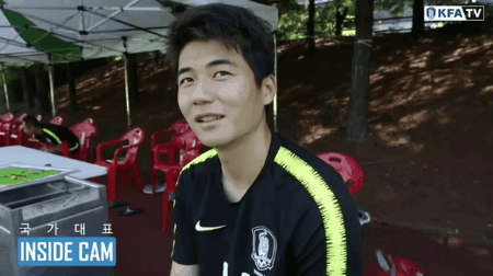 황인범 : 성용이형 비주얼은 아겜 대표팀엔 없는 비주얼입니다.gif | 인스티즈