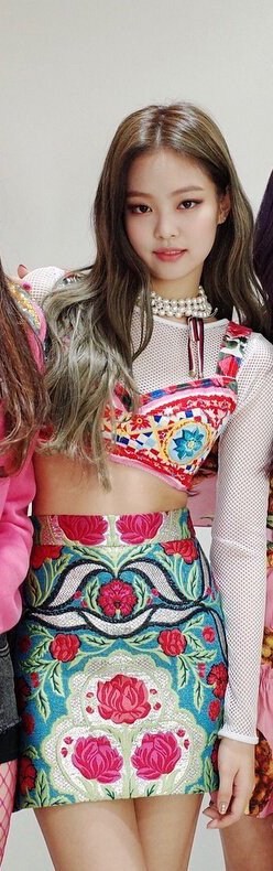 어떤 브랜드든 찰떡같이 소화하는 제니.jpg | 인스티즈