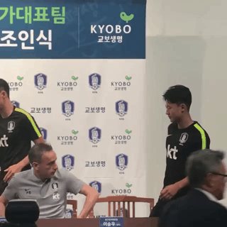 벤투도 사로잡은 승우 인싸력.GIF | 인스티즈