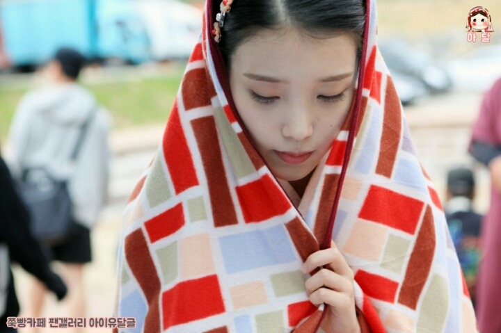 팬 서포트 인증하는 아이유 | 인스티즈