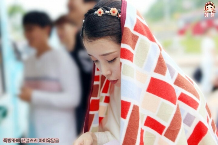 팬 서포트 인증하는 아이유 | 인스티즈