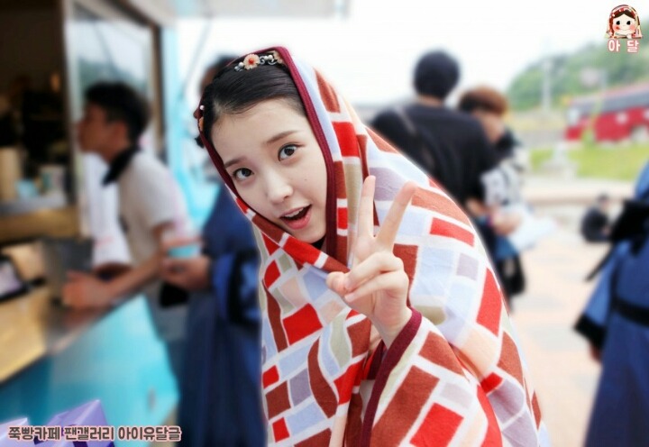 팬 서포트 인증하는 아이유 | 인스티즈