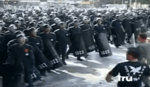 2000년대 초반 전의경 시위현장 ㄷㄷㄷㄷㄷㄷㄷㄷㄷㄷㄷㄷ gif | 인스티즈