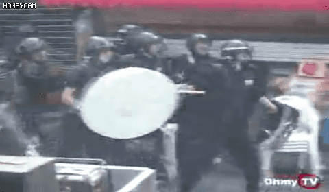 2000년대 초반 전의경 시위현장 ㄷㄷㄷㄷㄷㄷㄷㄷㄷㄷㄷㄷ gif | 인스티즈