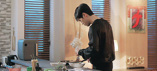 [시간] 시력 잃어가는 와중에도 여주 밥 차려주는 남주 gif | 인스티즈