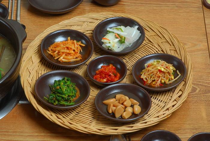 식당에서 재활용 반찬 본다면 전자 vs 후자 | 인스티즈