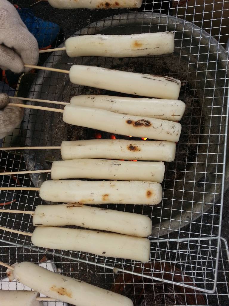 [떡] 그냥 먹어도 맛있고 꿀에 찍어 먹어도 맛있는 구운 가래떡 | 인스티즈